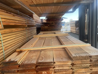 Ca. 66x Douglas wisselsponning, 18x190mm, lengte 300cm